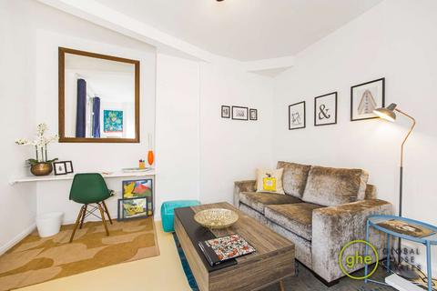 1 bedroom flat for sale, Hayles Building, Elephant and Castle, London