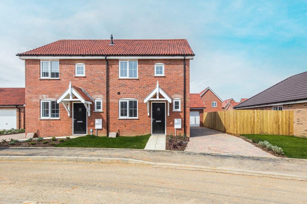 Hunstanton 2 bed semidetached house for sale £290,000