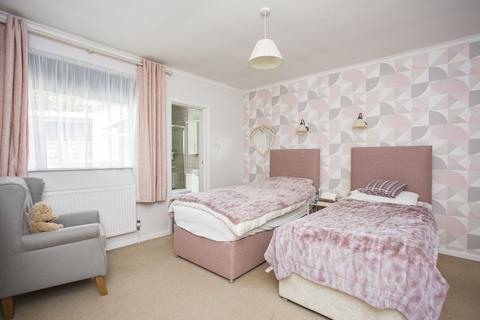 3 High Cross Fields, Crowborough, TN6 2SN