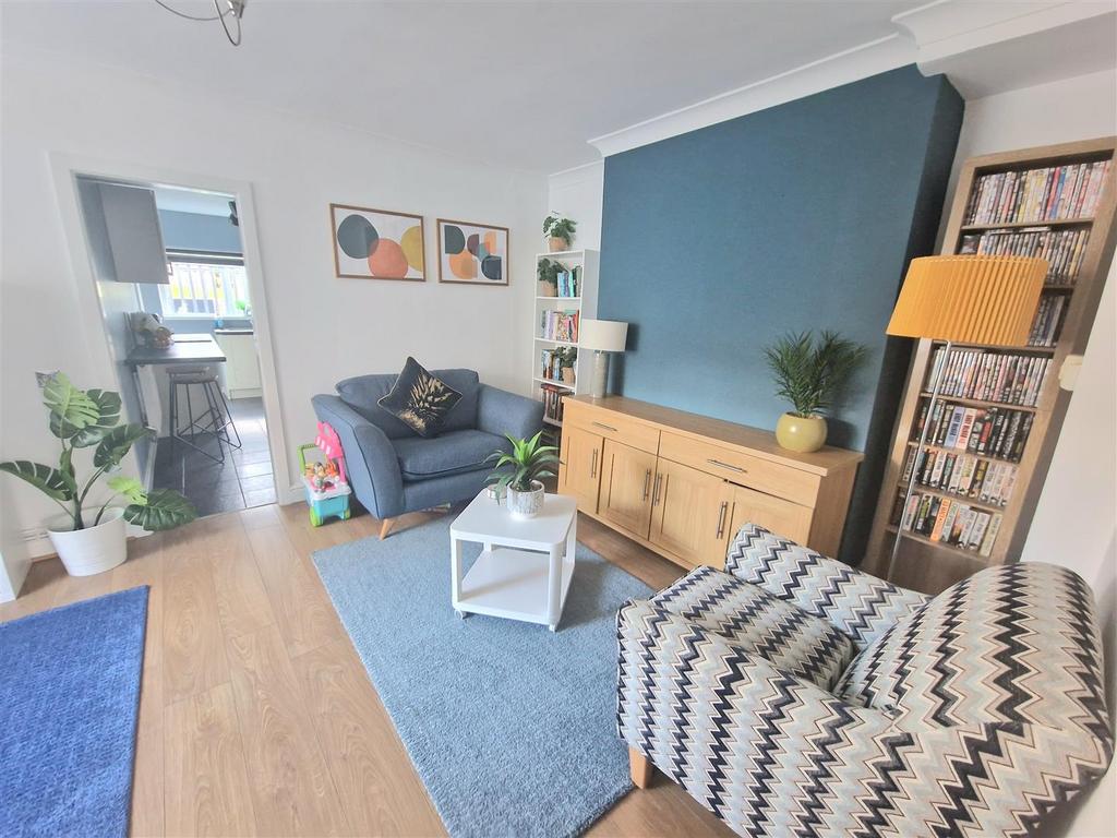 Albion Road, Baglan, Port Talbot 3 bed semidetached house £165,000