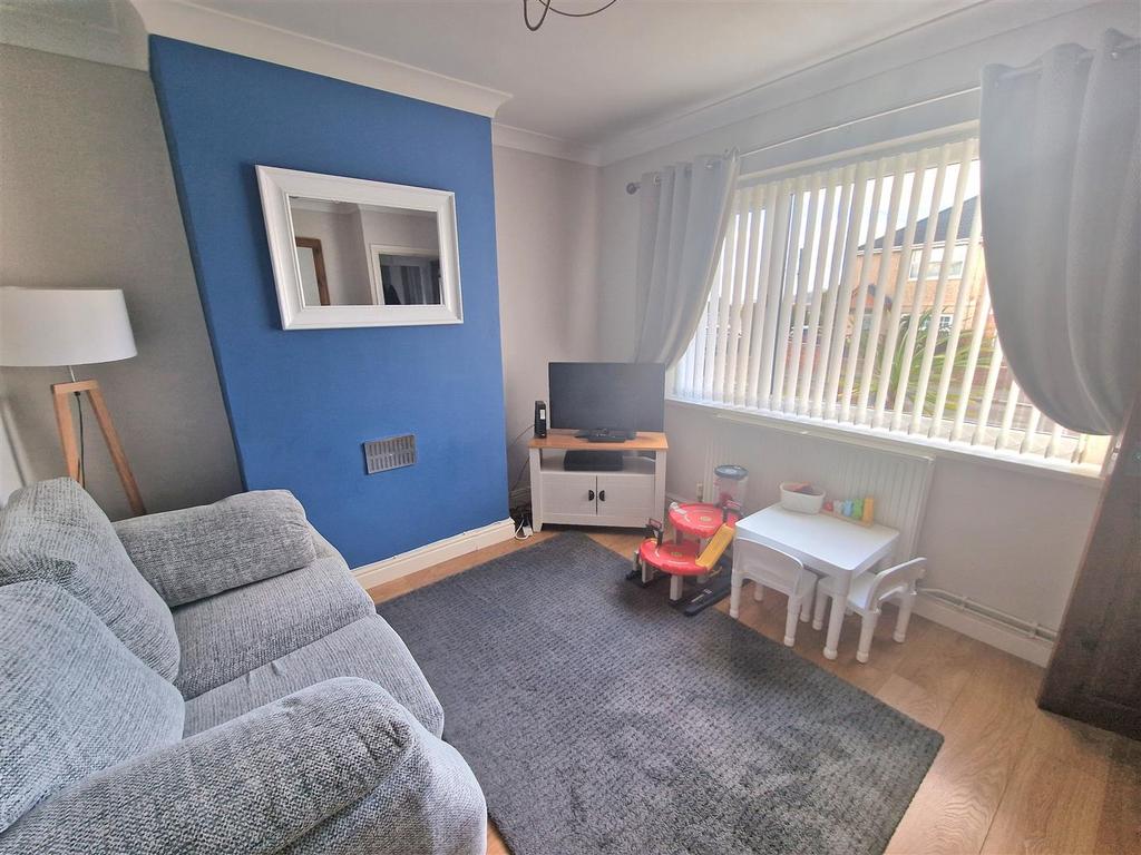 Albion Road, Baglan, Port Talbot 3 bed semidetached house £165,000