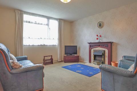 42 Hamble, Belgrave, Tamworth, B77 2JE