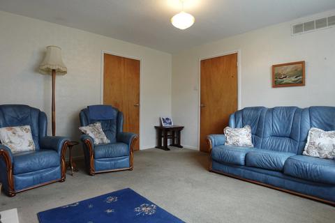 42 Hamble, Belgrave, Tamworth, B77 2JE