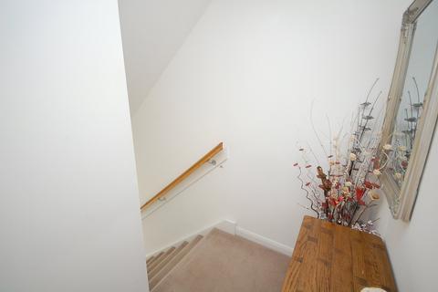 2 bedroom flat to rent, Hilton Avenue, Aberdeen, AB24