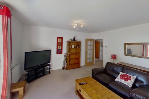 2 bedroom flat to rent, Hilton Avenue, Aberdeen, AB24