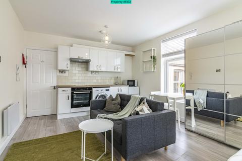 1 bedroom flat to rent, Milner Road, Nottingham, NG5