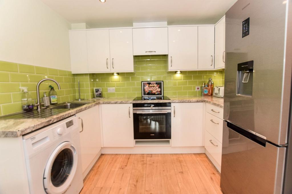 Pioneer House, 1C Elmira Way, Salford, M5 - Mehr