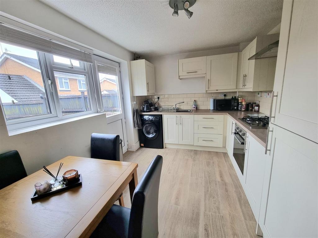 Bryn Heulog, Waunceirch, Neath 2 bed semidetached house for sale £