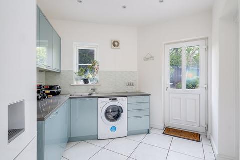 33 Two Trees Close, Hopwas, Tamworth, B78 3BG