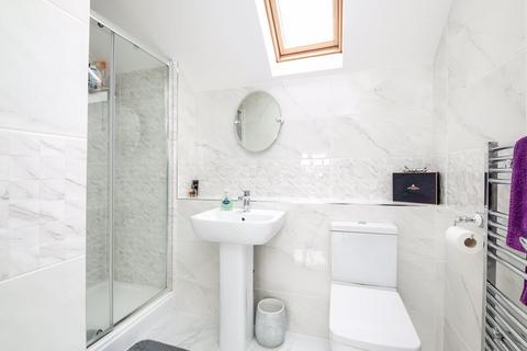 33 Two Trees Close, Hopwas, Tamworth, B78 3BG