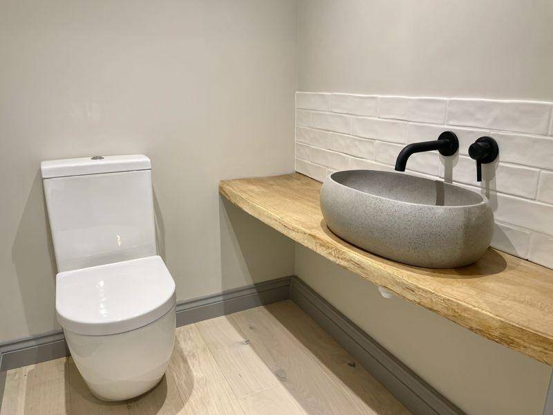 Cloakroom / WC
