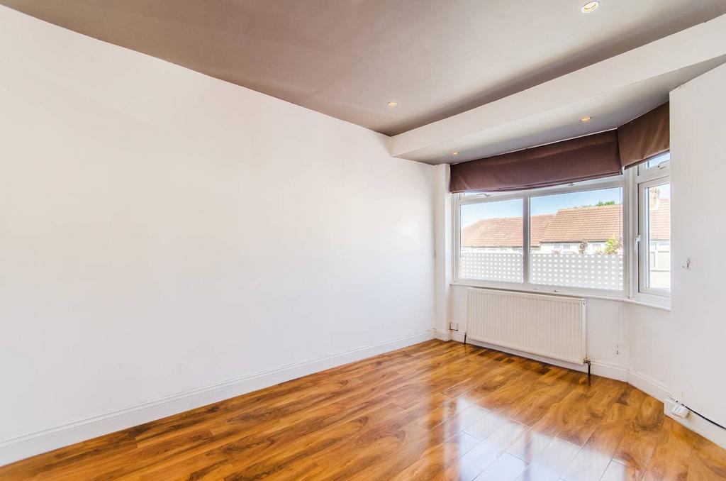 Athelstone Road, Harrow Weald... 1 bed flat for sale £255,000