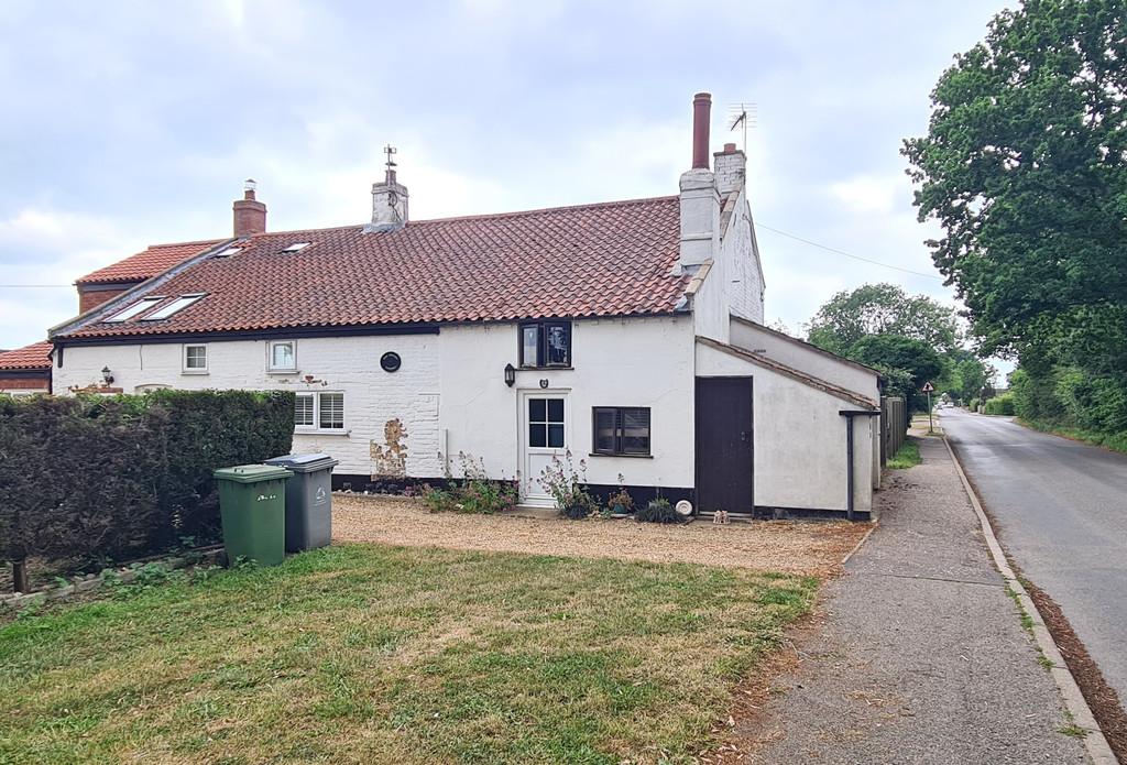 Norwich Road, Lingwood 2 bed cottage for sale £125,000
