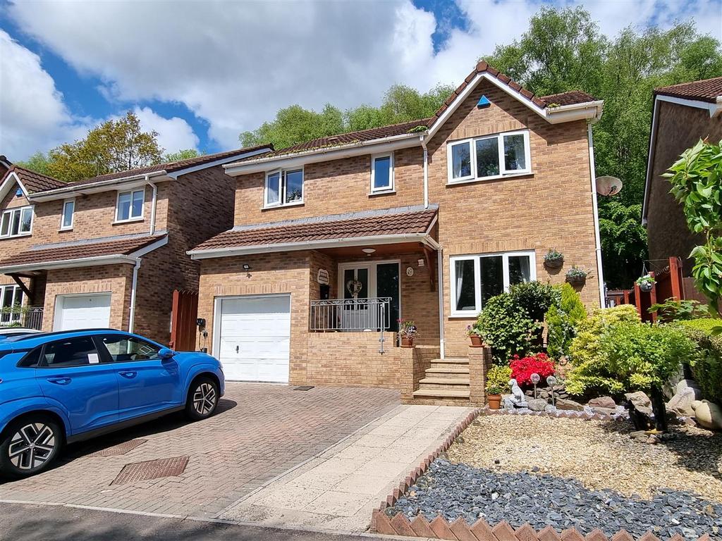 Woodlands Avenue, Clydach, Swansea 4 bed detached house for sale £280,000