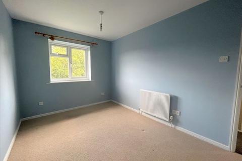 3 bedroom semi-detached house to rent, Alder Drive, Huntingdon