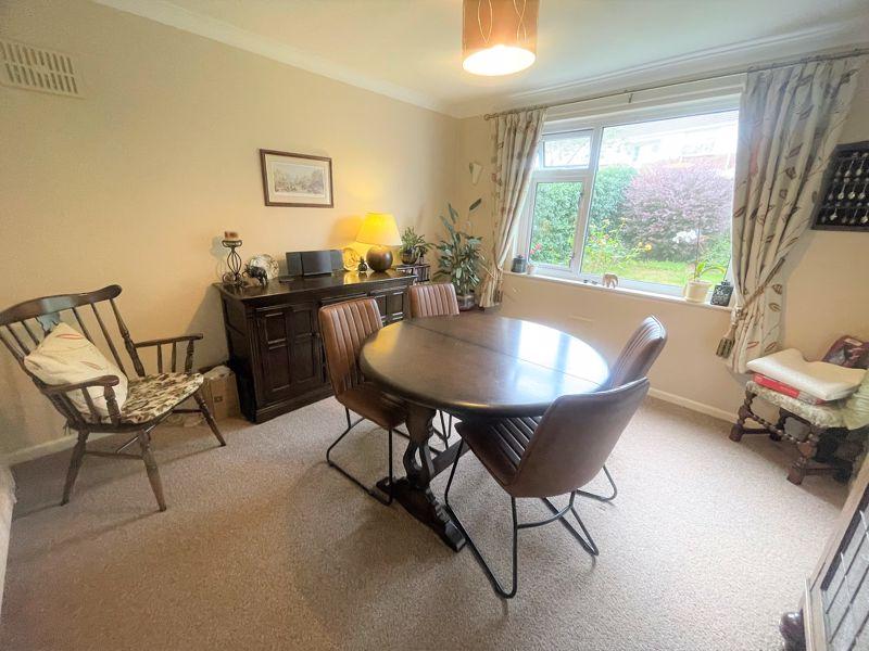 ST JULIEN CRESCENT, BROADWEY... 3 bed detached house for sale £390,000
