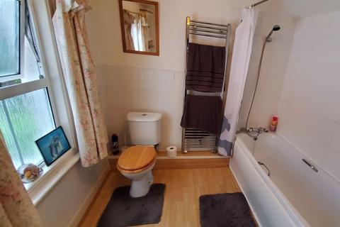 6, Stanley Cottages Barton Street, Gloucester, GL1 4EZ