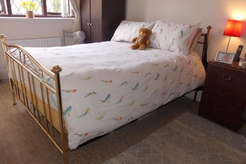 23 Bottomfield Close, Oldham, OL1 4AT