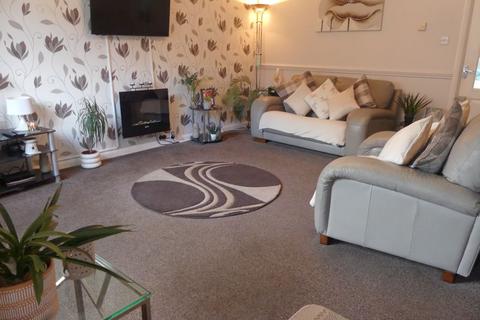 23 Bottomfield Close, Oldham, OL1 4AT