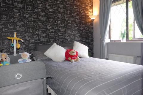 23 Bottomfield Close, Oldham, OL1 4AT