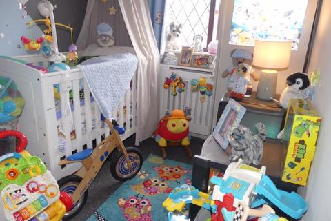 23 Bottomfield Close, Oldham, OL1 4AT