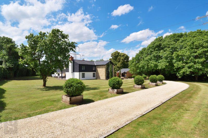 Cliffords Mesne, Newent, GL18 1JW 5 bed character property for sale £1,000,000