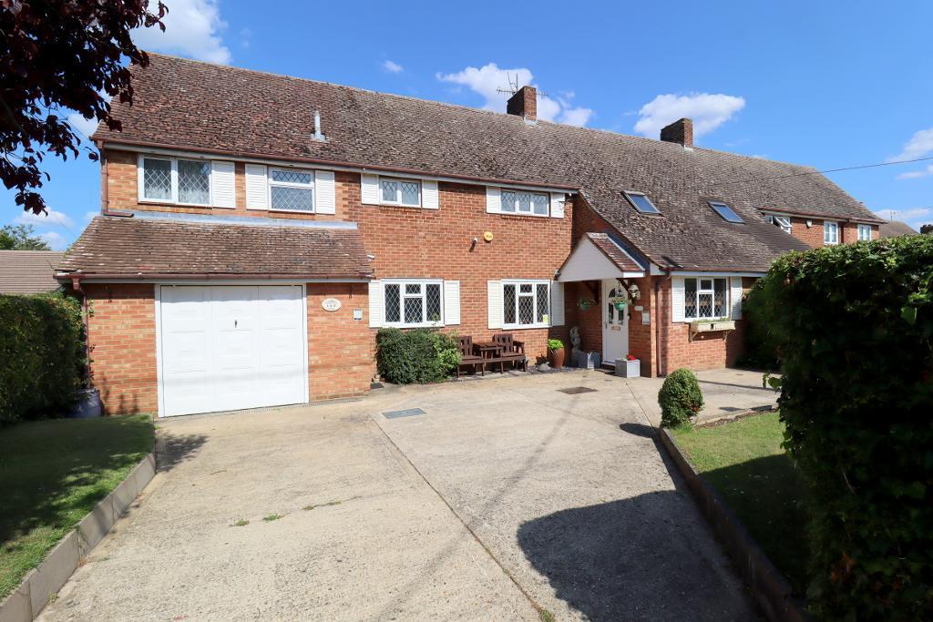 Sharpenhoe Road, Streatley, Bedfordshire, LU3 3PS 4 bed semidetached