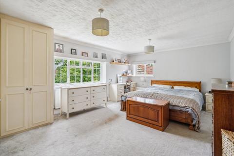 8 Cherry Orchard, Stoke Poges, Slough, SL2 4PY