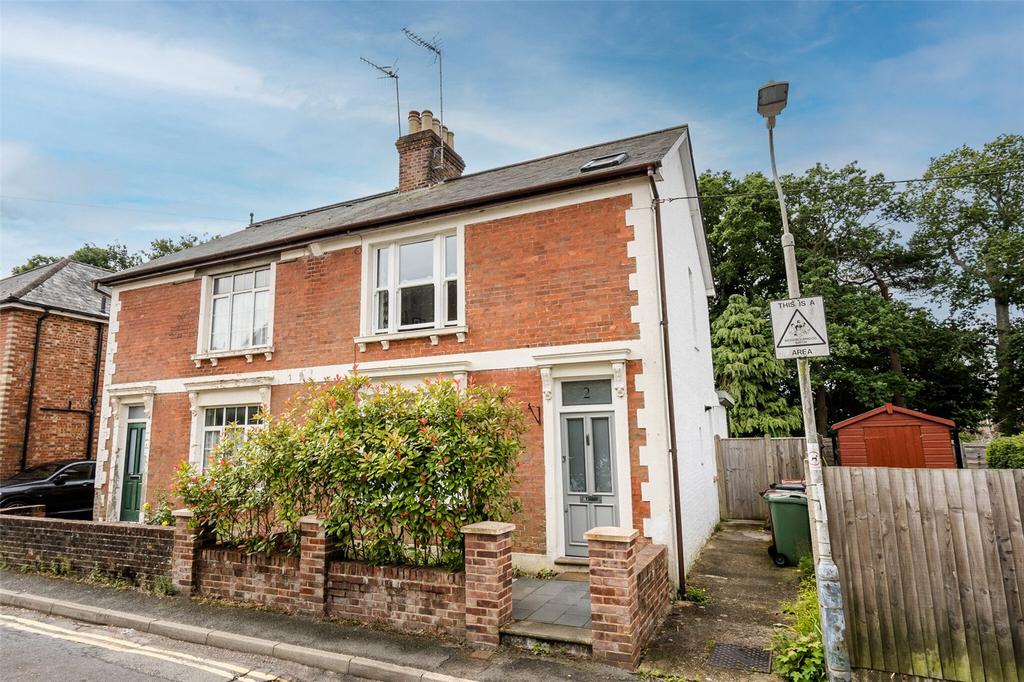 Napier Road, Tunbridge Wells, Kent, TN2 3 bed semidetached house for