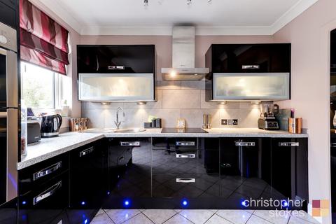 83 Hurst Drive, Waltham Cross, EN8 8DH