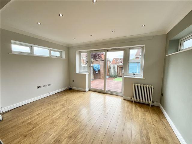 Dining/sitting room
