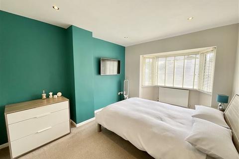 31 Clifton Crescent, Sheffield, S9 4BD