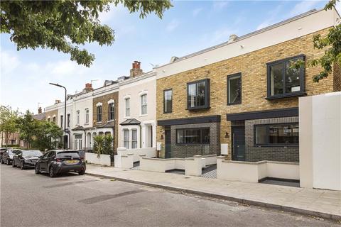 4 bedroom terraced house for sale - Lockhurst Street, London, E5