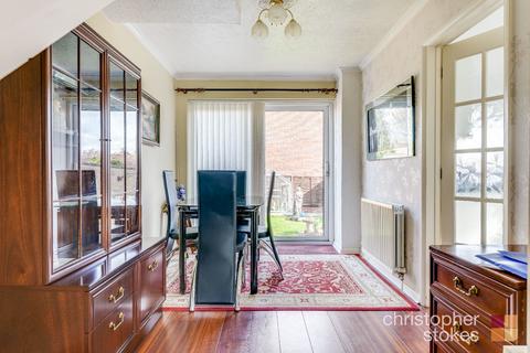 83 Davison Drive, Cheshunt, Waltham Cross, EN8 0SX