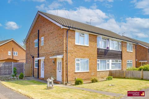 40 Stains Close, Cheshunt, Waltham Cross, EN8 9JL