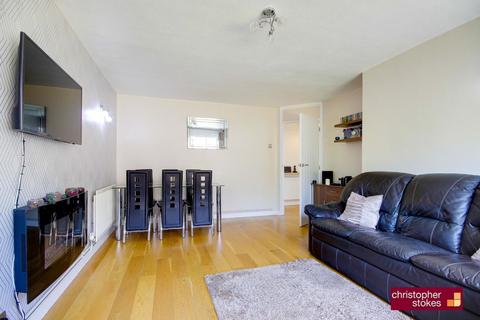 40 Stains Close, Cheshunt, Waltham Cross, EN8 9JL