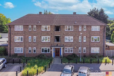 18 Kenworth Close, Waltham Cross, EN8 8BA