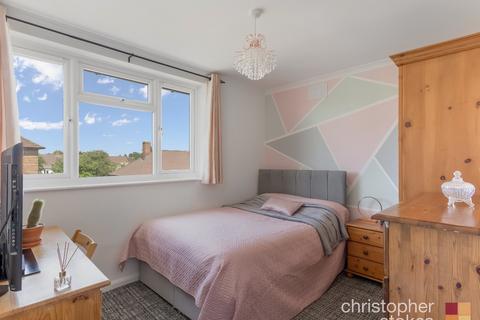 18 Kenworth Close, Waltham Cross, EN8 8BA