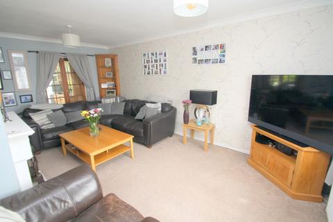 12 Hadrian Way, Staines-upon-thames, TW19 7DN