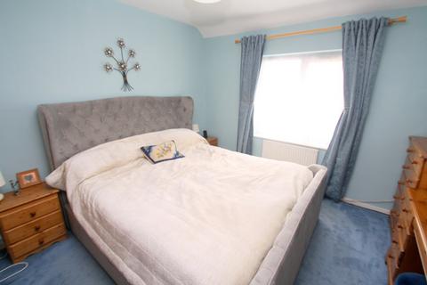 12 Hadrian Way, Staines-upon-thames, TW19 7DN