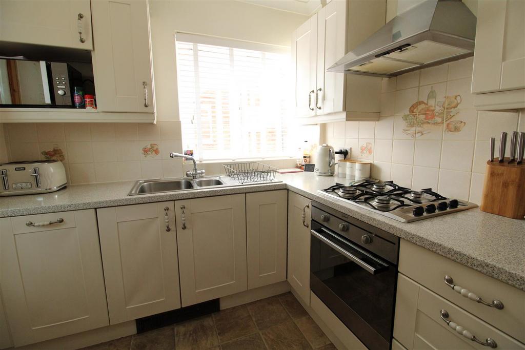 Shearwater Avenue, Darlington 3 bed semidetached house £145,000