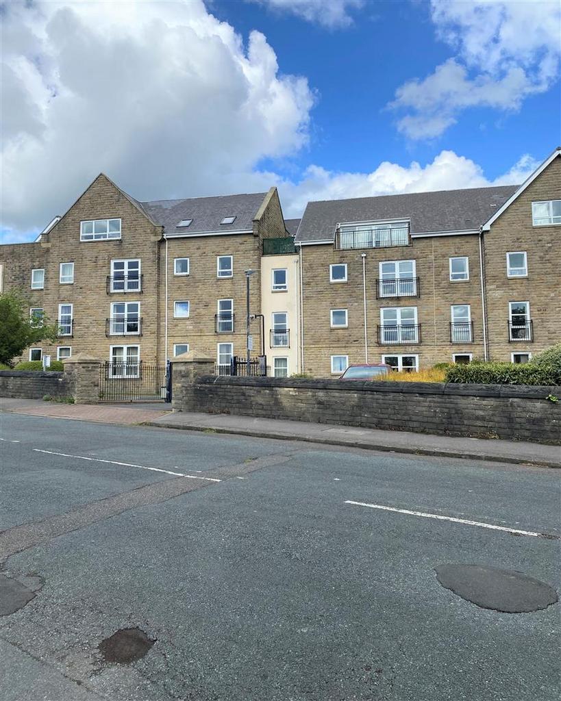Regent Court, Albert Promenade, Halifax, HX3 0HD 2 bed apartment £725