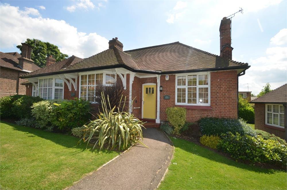 Chalet Estate, Hammers Lane, Mill Hill 2 bed semidetached bungalow for