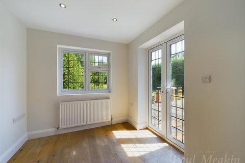 3 Briton Crescent, South Croydon, CR2 0JN