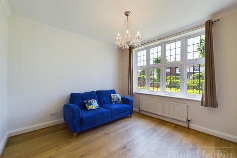 3 Briton Crescent, South Croydon, CR2 0JN