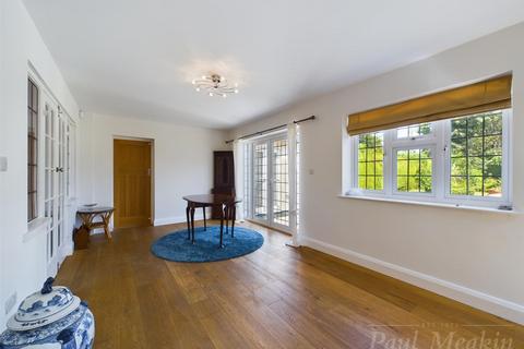 3 Briton Crescent, South Croydon, CR2 0JN