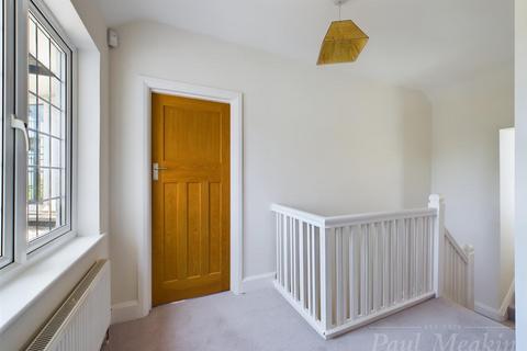 3 Briton Crescent, South Croydon, CR2 0JN