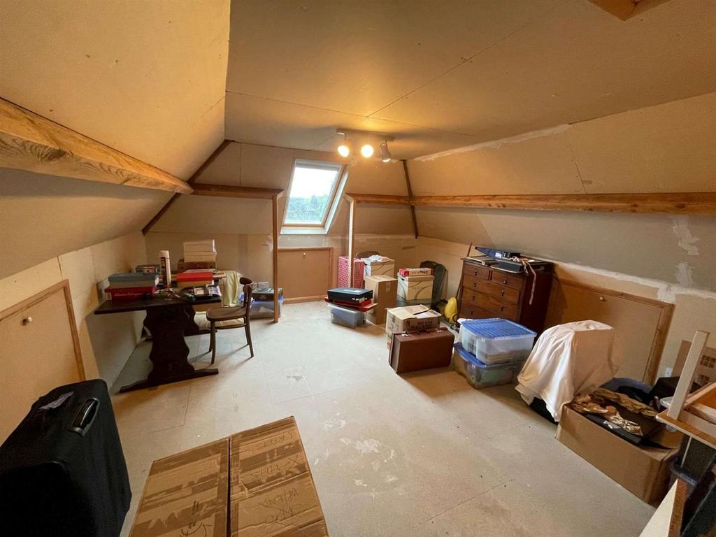 Scott's attic shot-1920.jpg