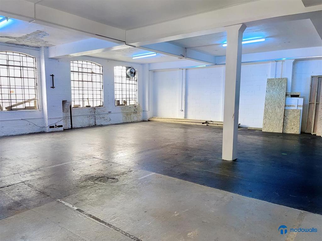 Darnley Road, Hackney, London Warehouse - £3,500 pcm (£808 pw)