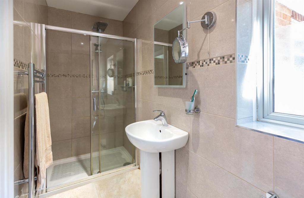 Shower Room En-Suite